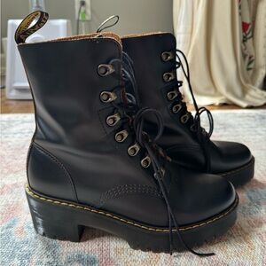 Dr. Martens Leona Vintage Smooth Leather Heeled Boots in size 9